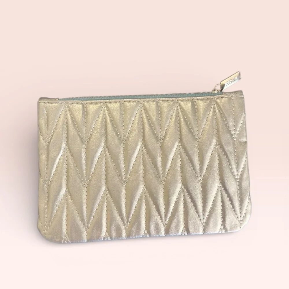 Ipsy NWOT Silver Metallic Small Cosmetic Bag Travel Glam Bag Casual Makeup Cute